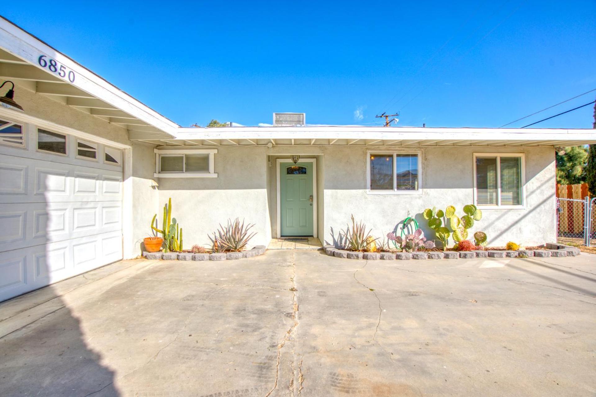 Cozy Stylish Home In The Heart Of Jt Village Joshua Tree Eksteriør billede