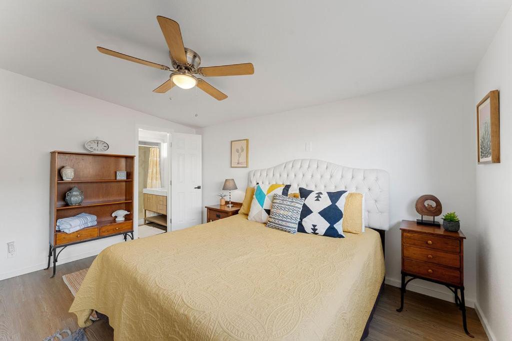 Cozy Stylish Home In The Heart Of Jt Village Joshua Tree Eksteriør billede