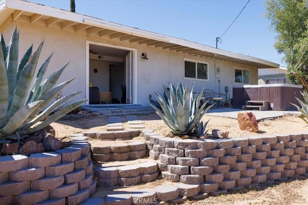 Cozy Stylish Home In The Heart Of Jt Village Joshua Tree Eksteriør billede
