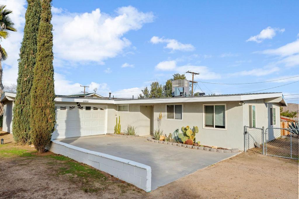Cozy Stylish Home In The Heart Of Jt Village Joshua Tree Eksteriør billede