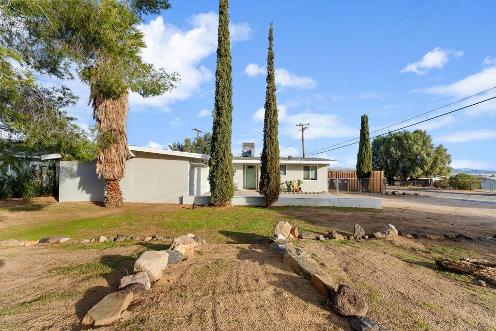 Cozy Stylish Home In The Heart Of Jt Village Joshua Tree Eksteriør billede
